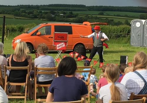 Magic Martin entertaining families Jubilee Celebrations 3/6/2 Photo Gallery Image - Magic Martin entertaining families Jubilee Celebrations 3/6/2